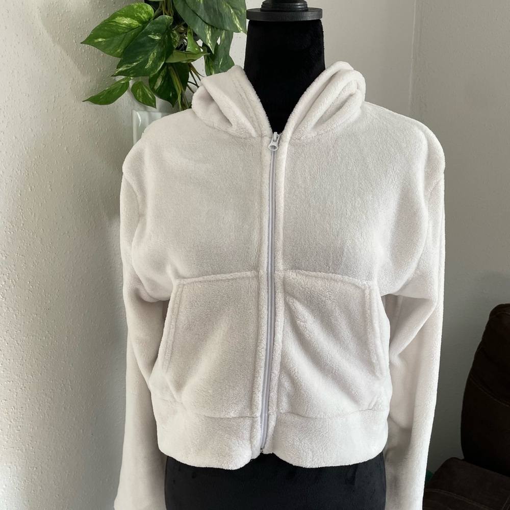 Lemite Sueter blanco como de peluche- suave Comodo y calido- Talla L